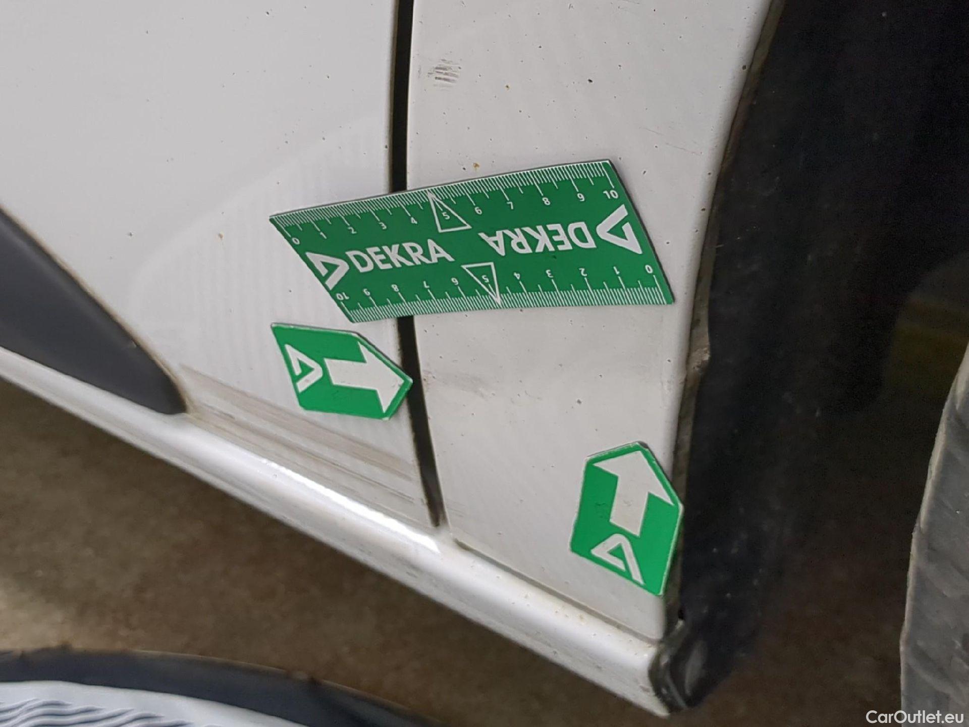  Peugeot  Expert  Fourgon Premium L1 1.5 HDi 100CV BVM6 E6d #30