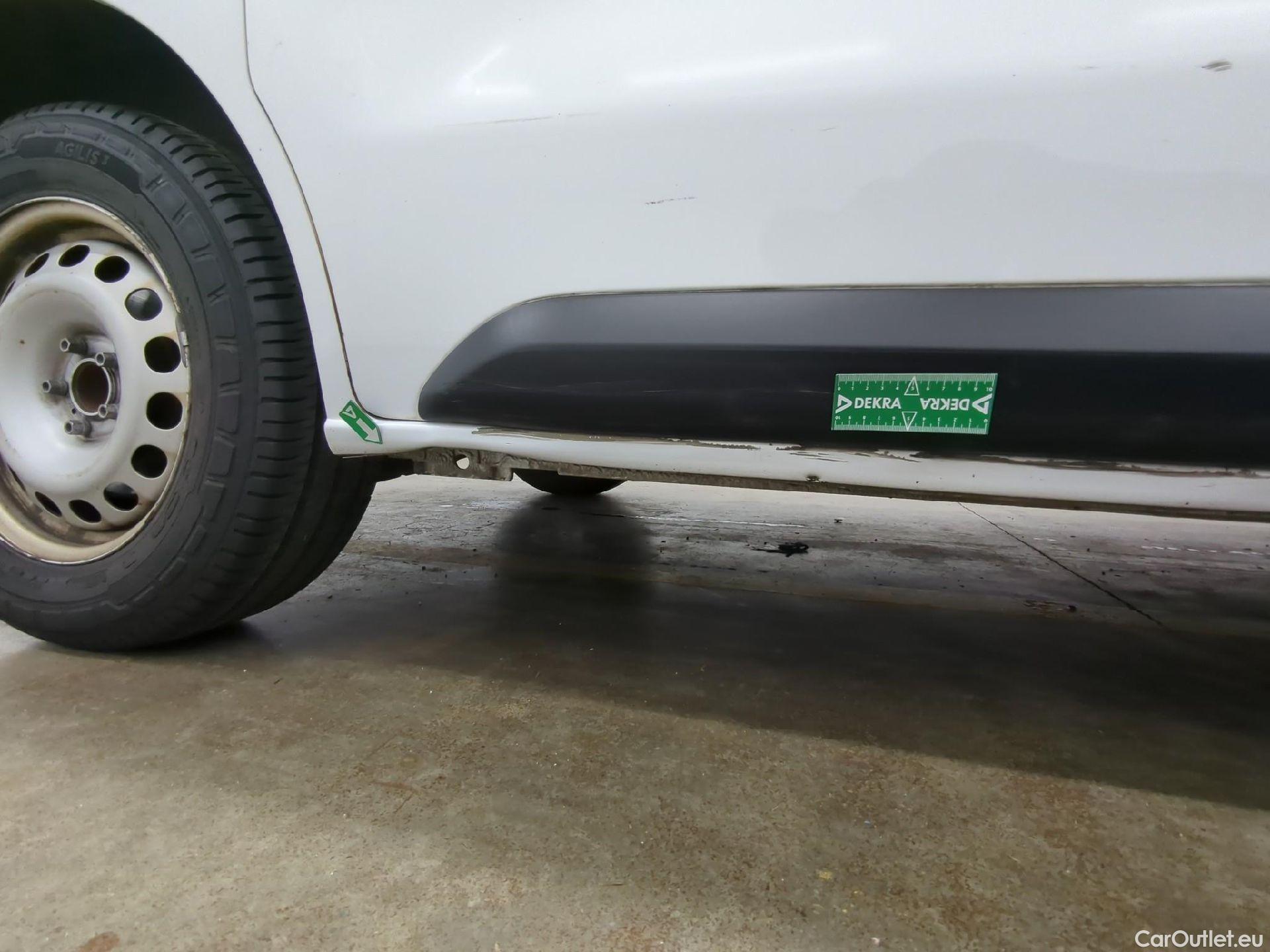  Peugeot  Expert  Fourgon Premium L1 1.5 HDi 100CV BVM6 E6d #23