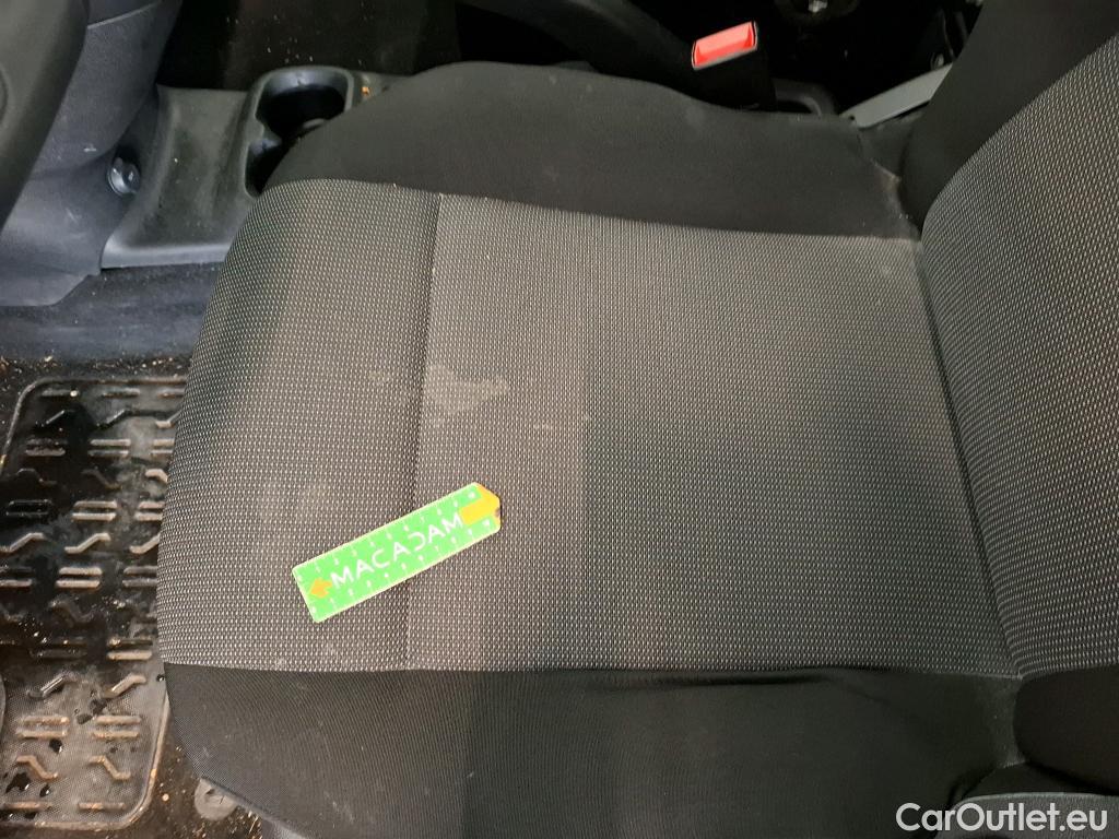  Opel  Combo OPEL  / 2018 / 4P / Fourgonnette 1.5 diesel 100chL1H1/augmen CARGO PACK C #4