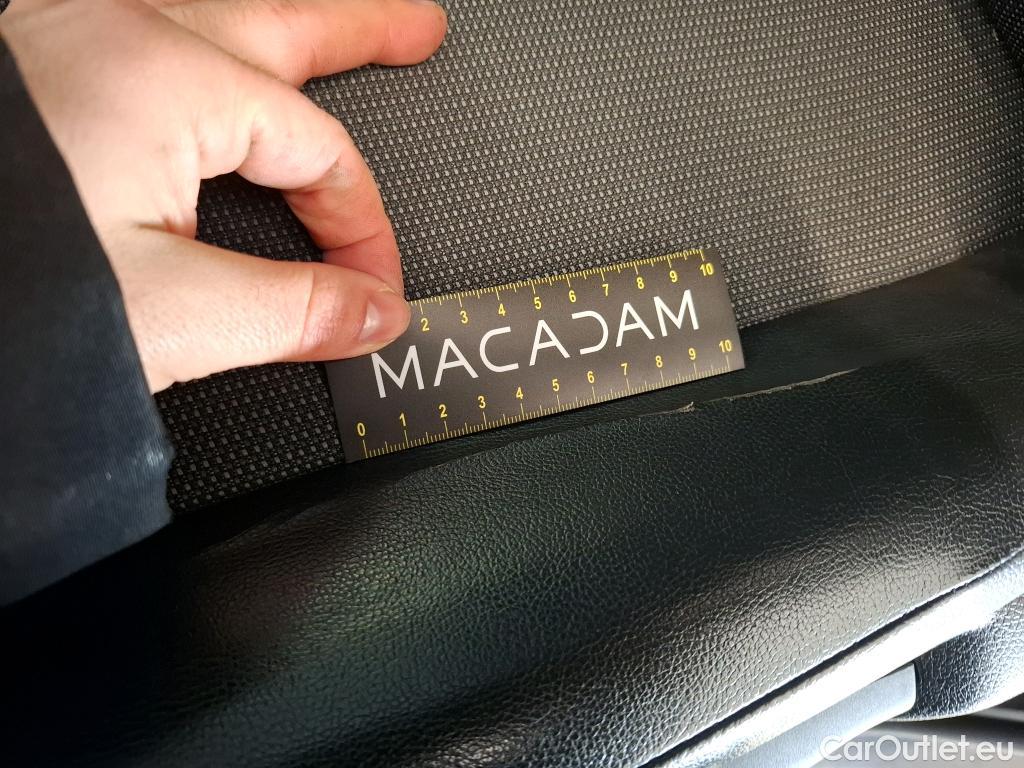  Opel  Vivaro OPEL  / 2019 / 4P / Fourgon tôlé 2.0 Diesel 120 ch Ptac aug L2 Pack clim #4