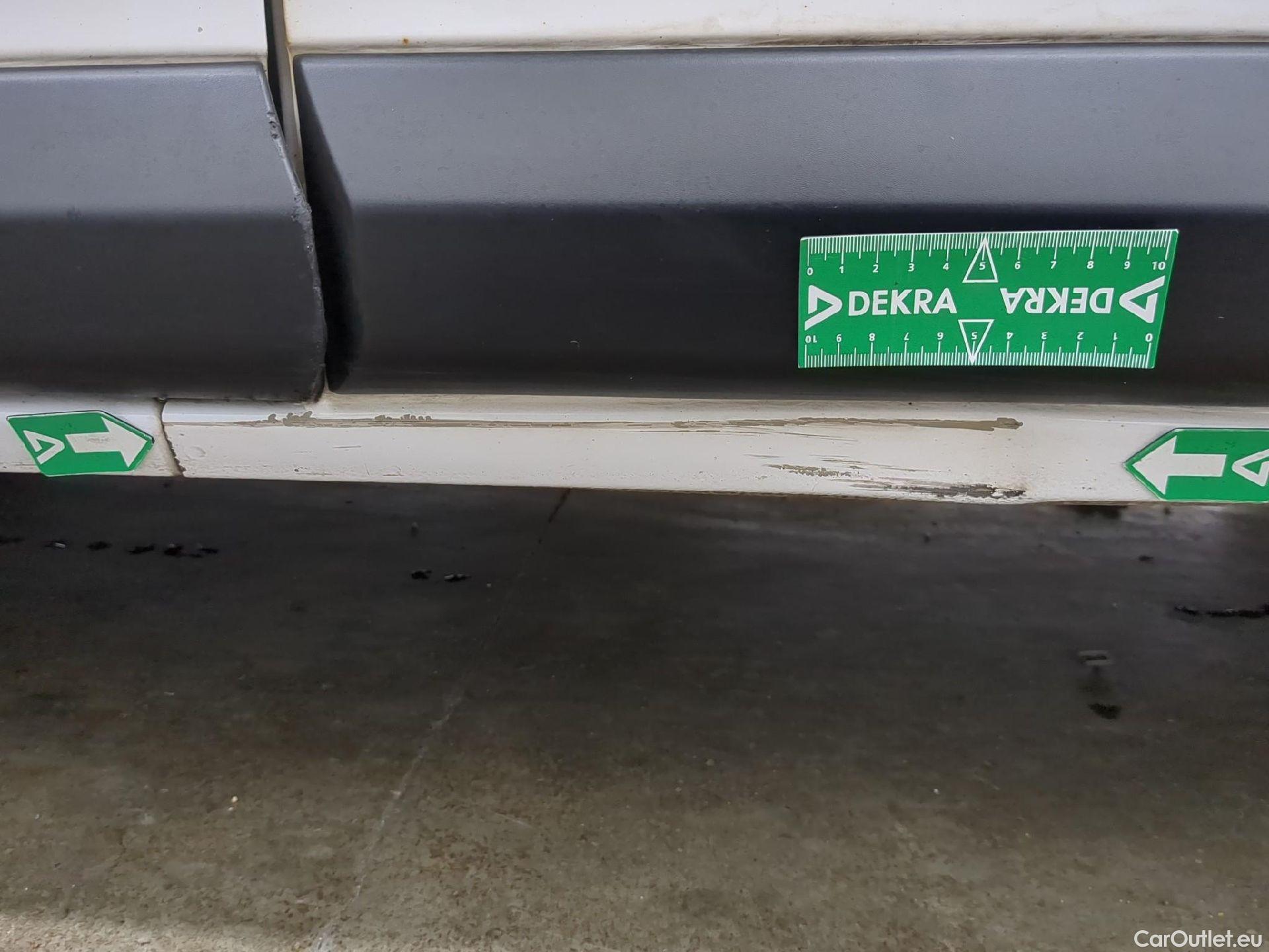  Peugeot  Expert  Fourgon Premium L1 1.5 HDi 100CV BVM6 E6d #51