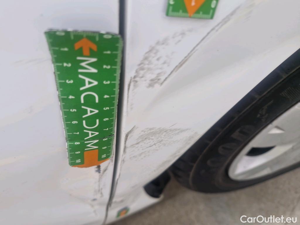  Renault  Clio  IV Air MediaNav 1.5 dCi 75CV BVM5 E6 #17