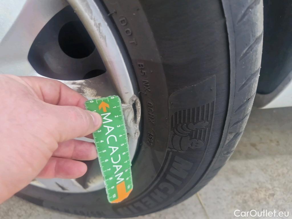  Renault  Clio  IV Air MediaNav 1.5 dCi 75CV BVM5 E6 #81