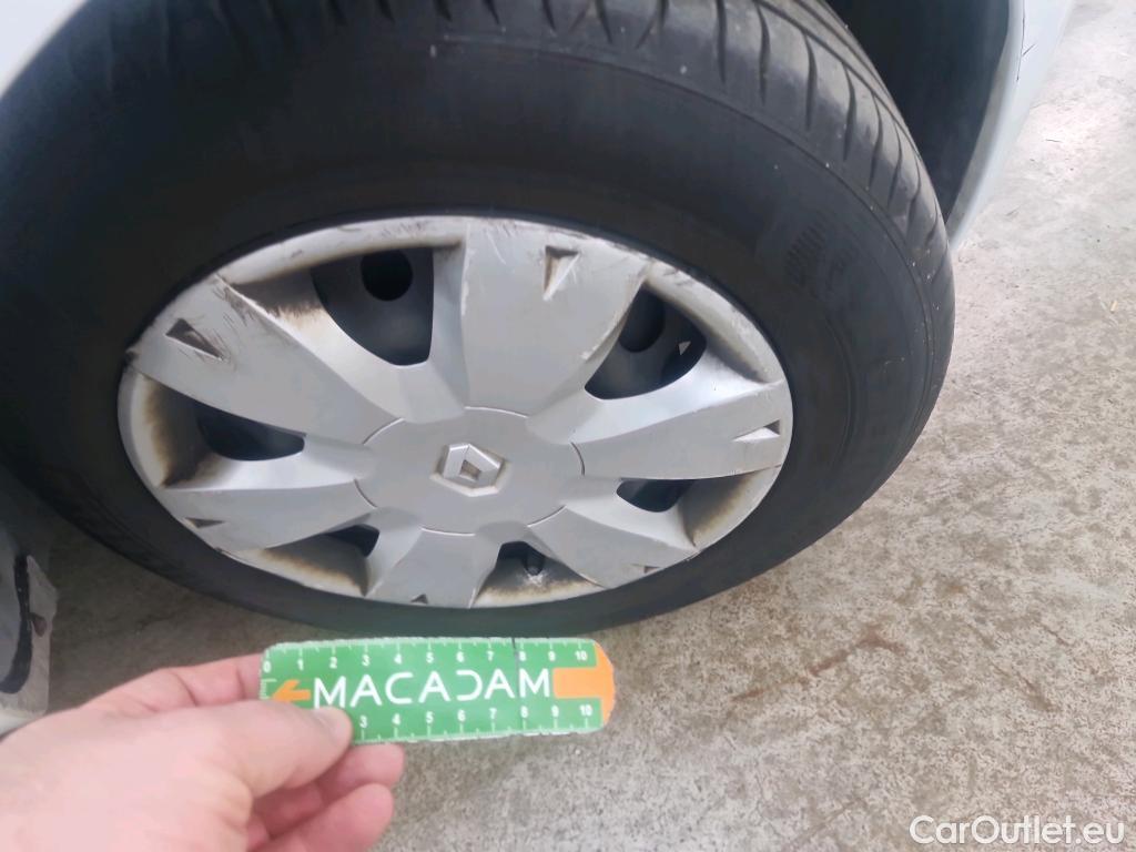  Renault  Clio  IV Air MediaNav 1.5 dCi 75CV BVM5 E6 #79