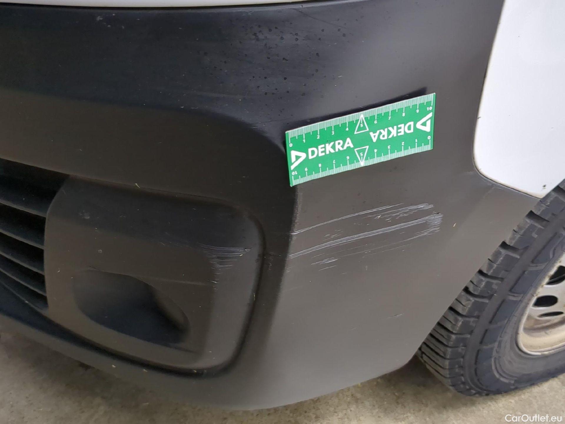  Peugeot  Expert  Fourgon Premium L1 1.5 HDi 100CV BVM6 E6d #42