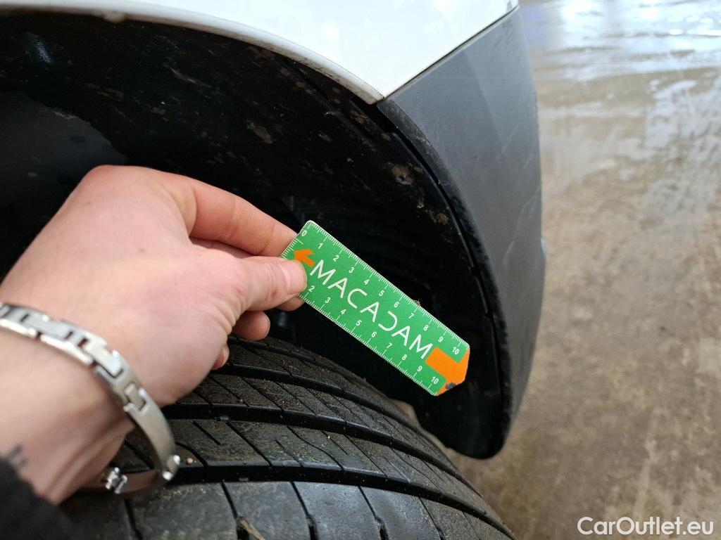  Opel  Combo OPEL  / 2018 / 4P / Fourgonnette 1.5 diesel 100chL1H1/augmen CARGO PACK C #9