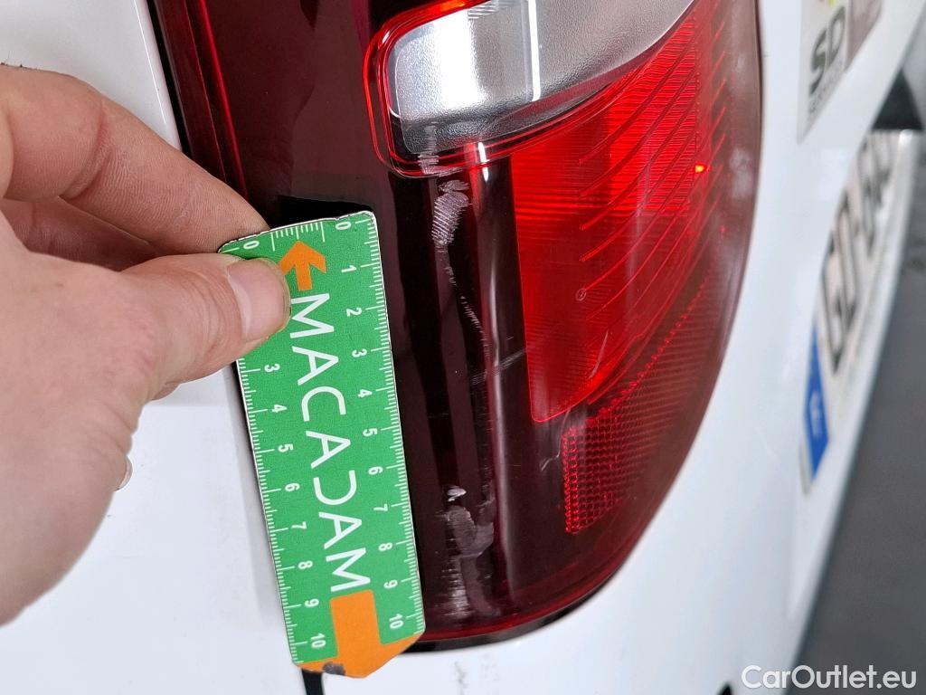  Opel  Combo OPEL  / 2018 / 4P / Fourgonnette 1.5 diesel 100chL1H1/augmen CARGO PACK C #32