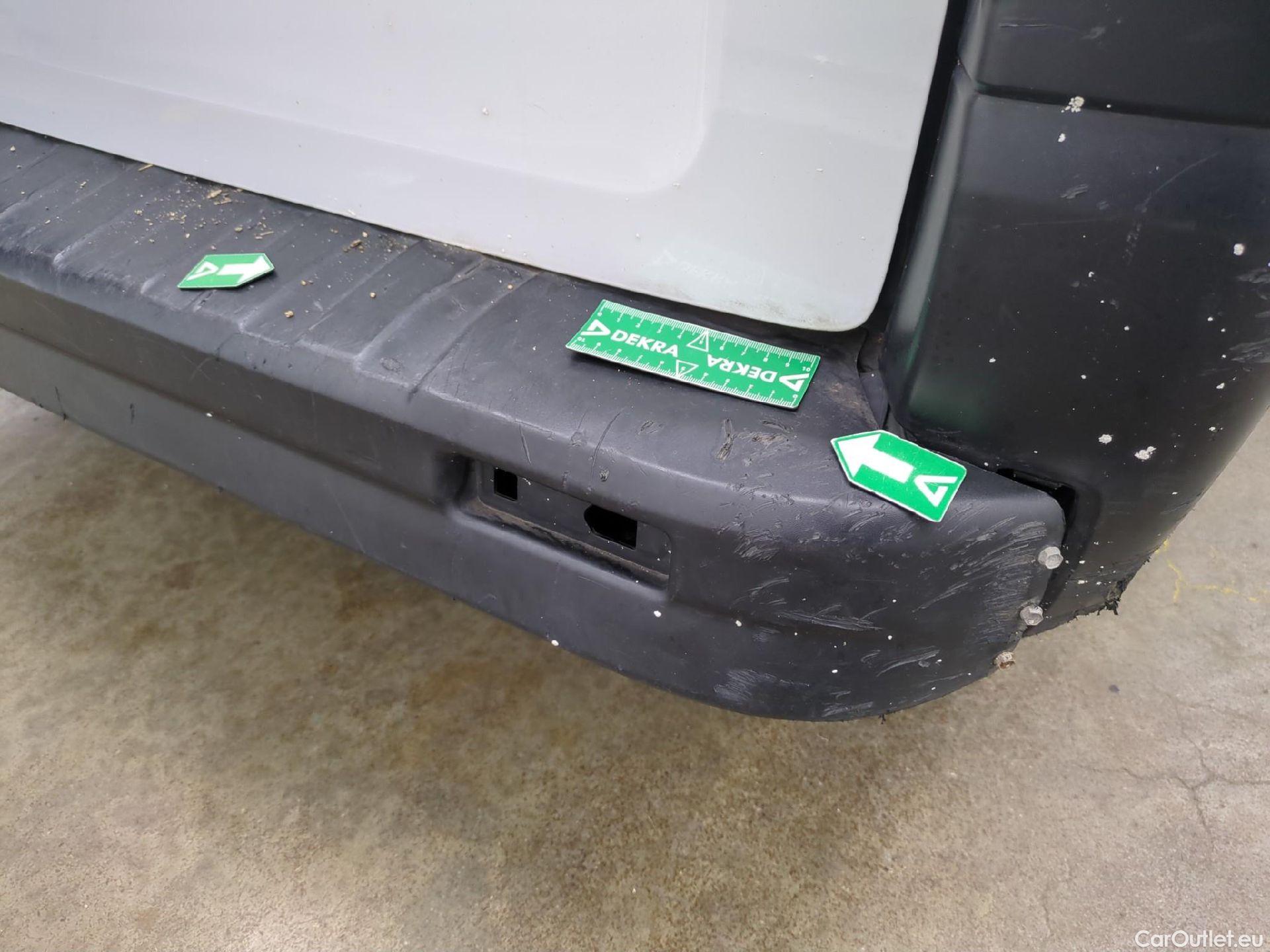  Renault  Trafic  III Fourgon L2H1 1200 Confort 1.6 dCi 120CV BVM6 E6 #82