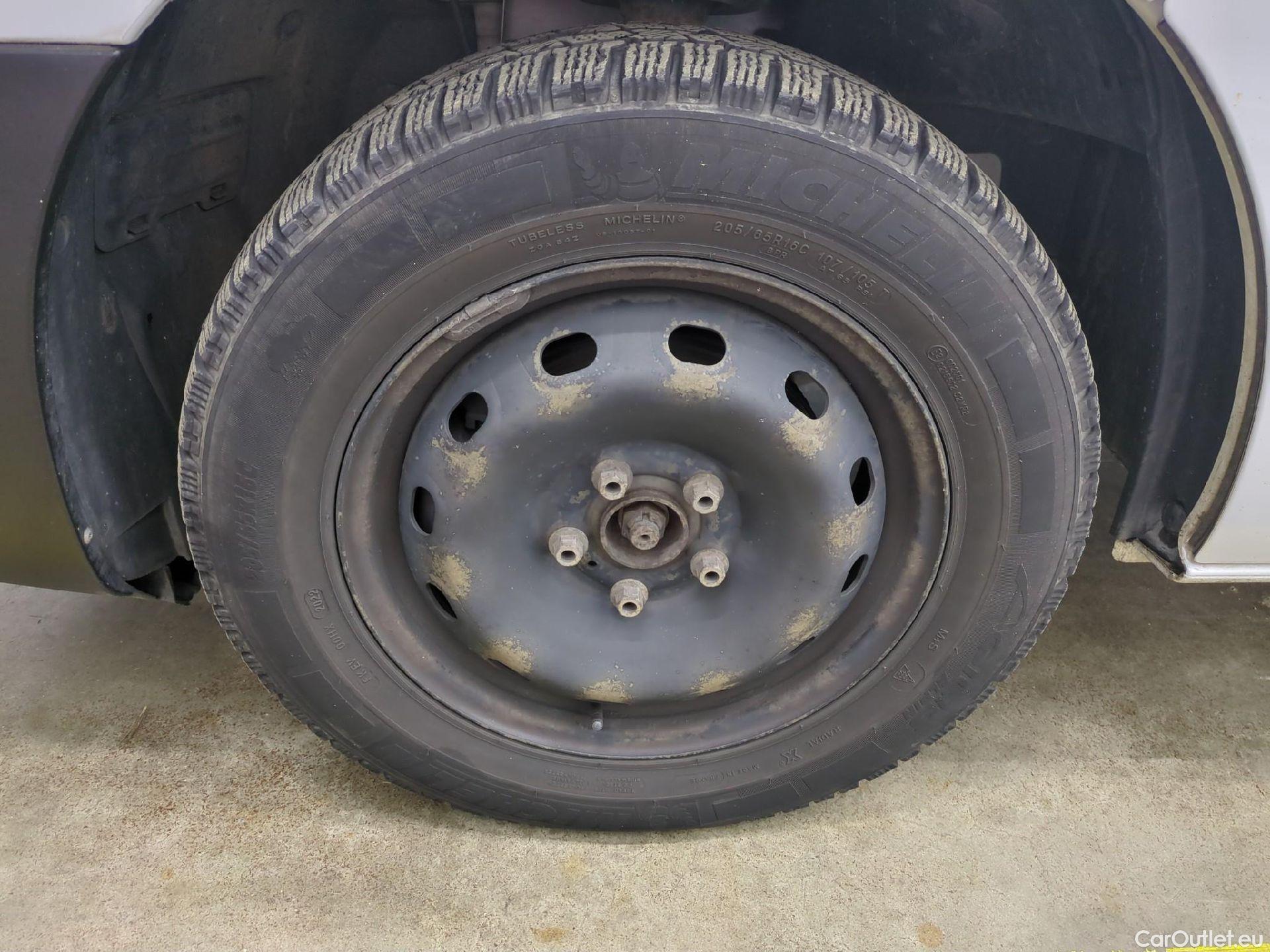  Renault  Trafic  III Fourgon L2H1 1200 Confort 1.6 dCi 120CV BVM6 E6 #1