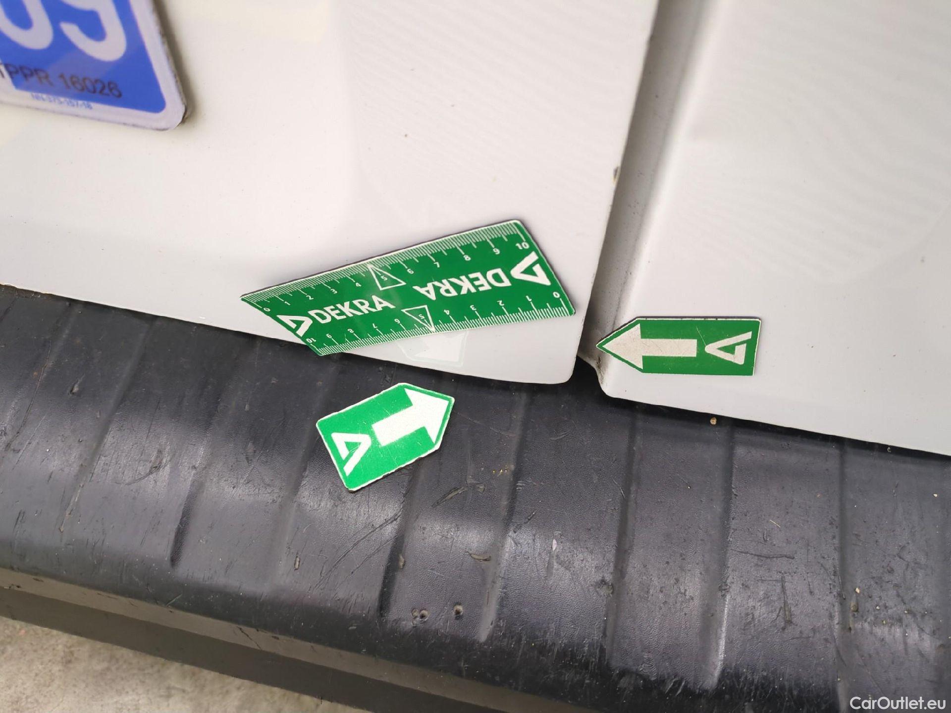  Renault  Trafic  III Fourgon L2H1 1200 Confort 1.6 dCi 120CV BVM6 E6 #95