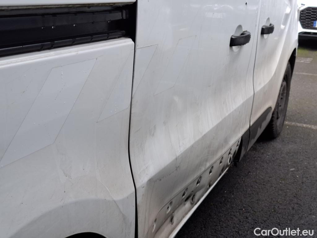  Renault  Trafic RENAULT  / 2019 / 4P / Fourgon tole FG GCF L1H1 1000 dCi 120 #14