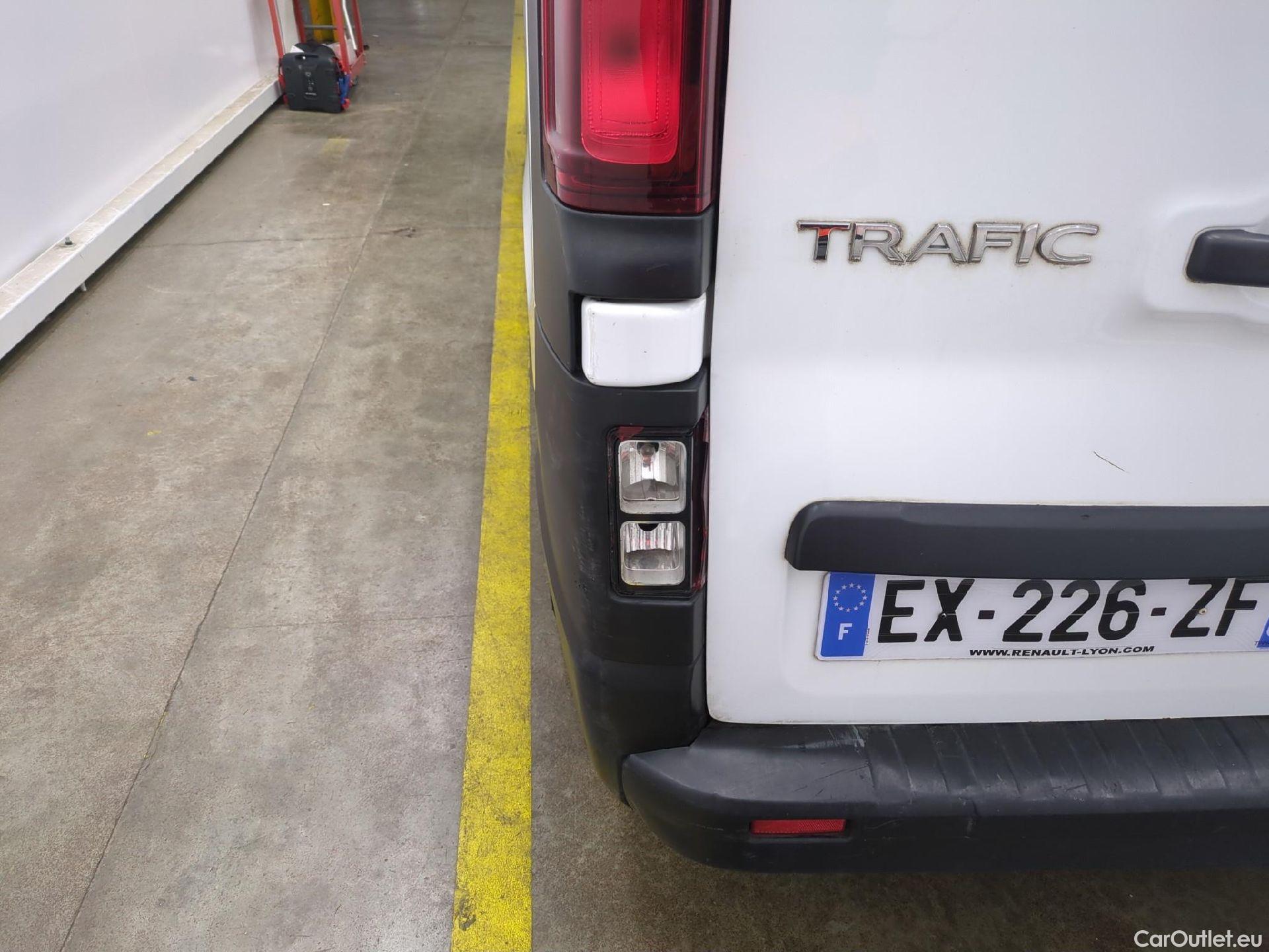  Renault  Trafic  III Fourgon L2H1 1200 Confort 1.6 dCi 120CV BVM6 E6 #90