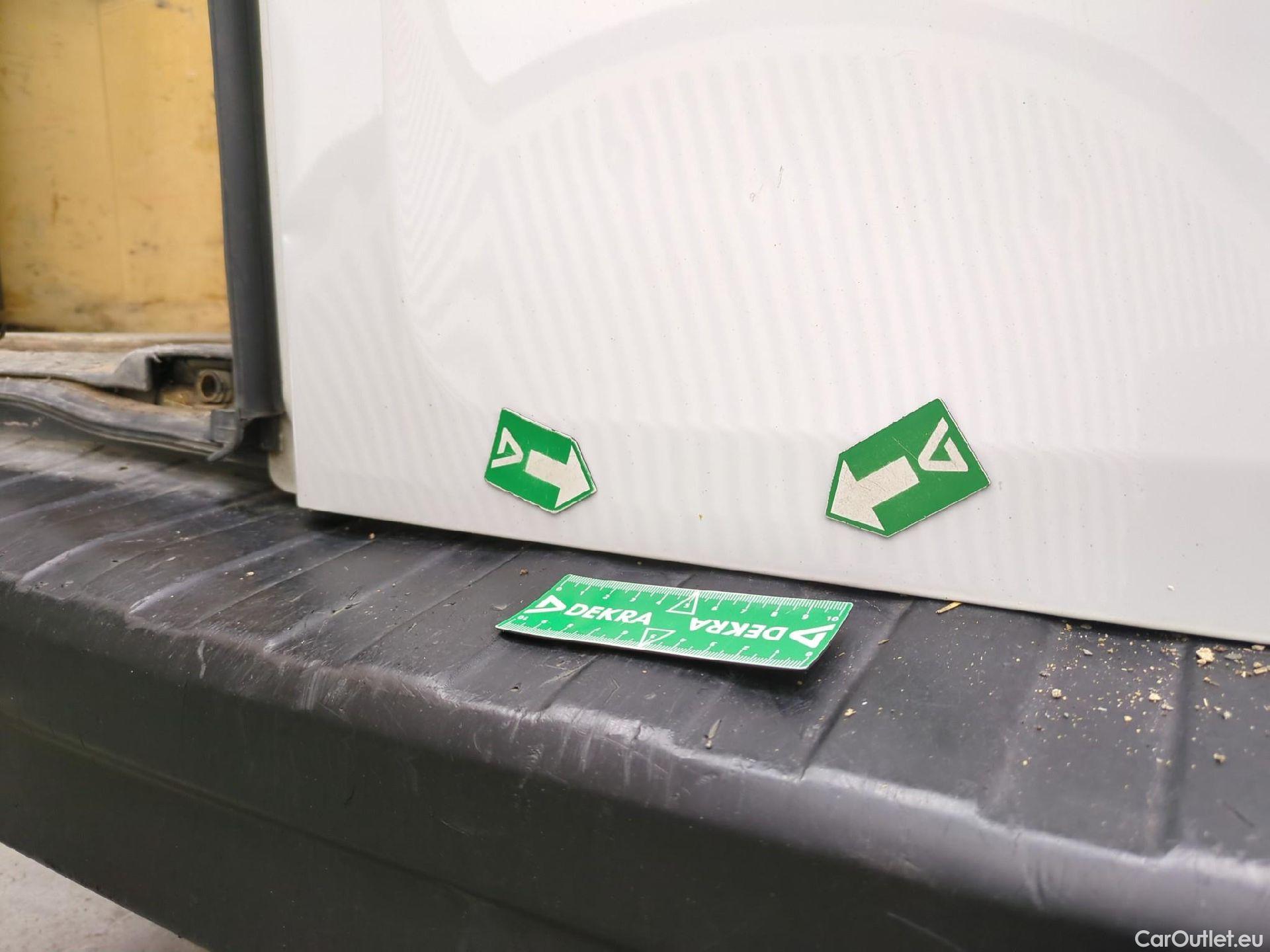  Renault  Trafic  III Fourgon L2H1 1200 Confort 1.6 dCi 120CV BVM6 E6 #76