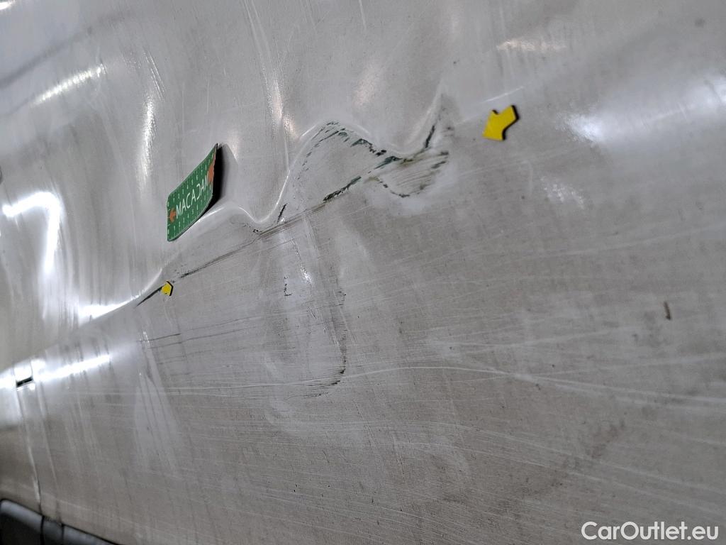  Renault  Trafic RENAULT  / 2019 / 4P / Fourgon tole FG GCF L1H1 1000 dCi 120 #28