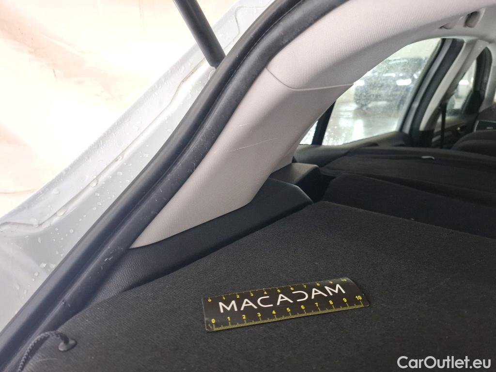  Renault  Megane  IV Berline 5pt. Société Air Nav 1.5 dCi 90CV BVM6 E6 #33