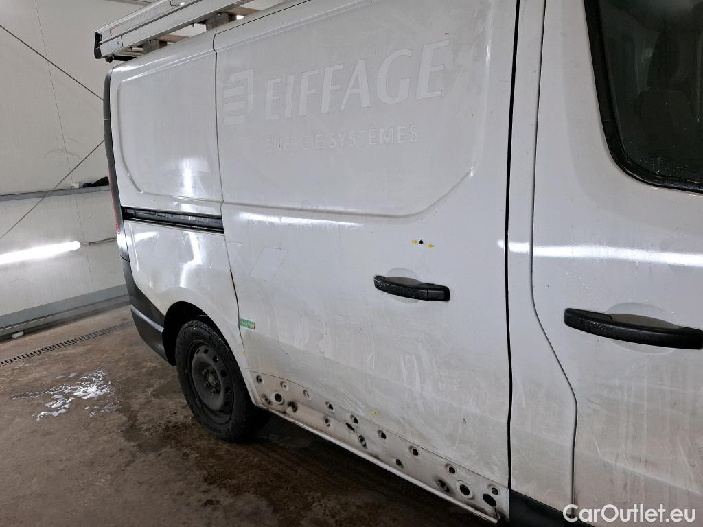  Renault  Trafic RENAULT  / 2019 / 4P / Fourgon tole FG GCF L1H1 1000 dCi 120 #1