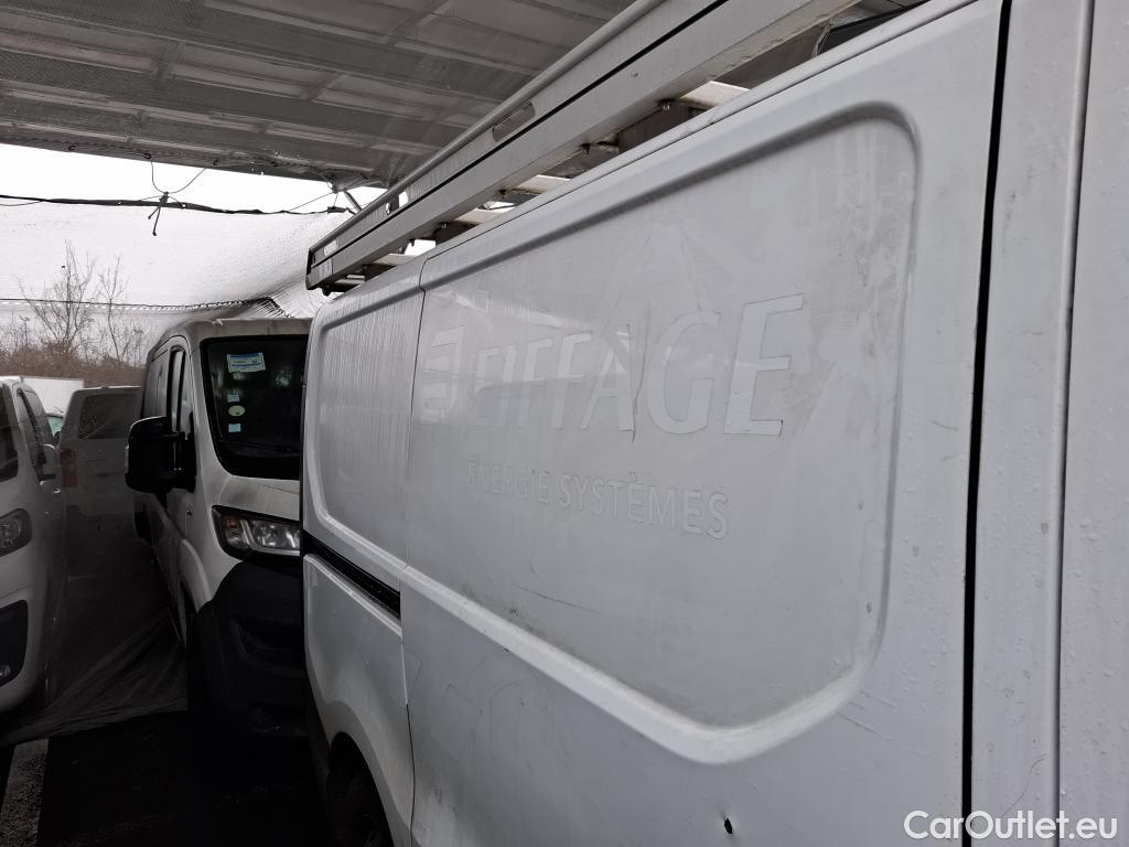  Renault  Trafic RENAULT  / 2019 / 4P / Fourgon tole FG GCF L1H1 1000 dCi 120 #11