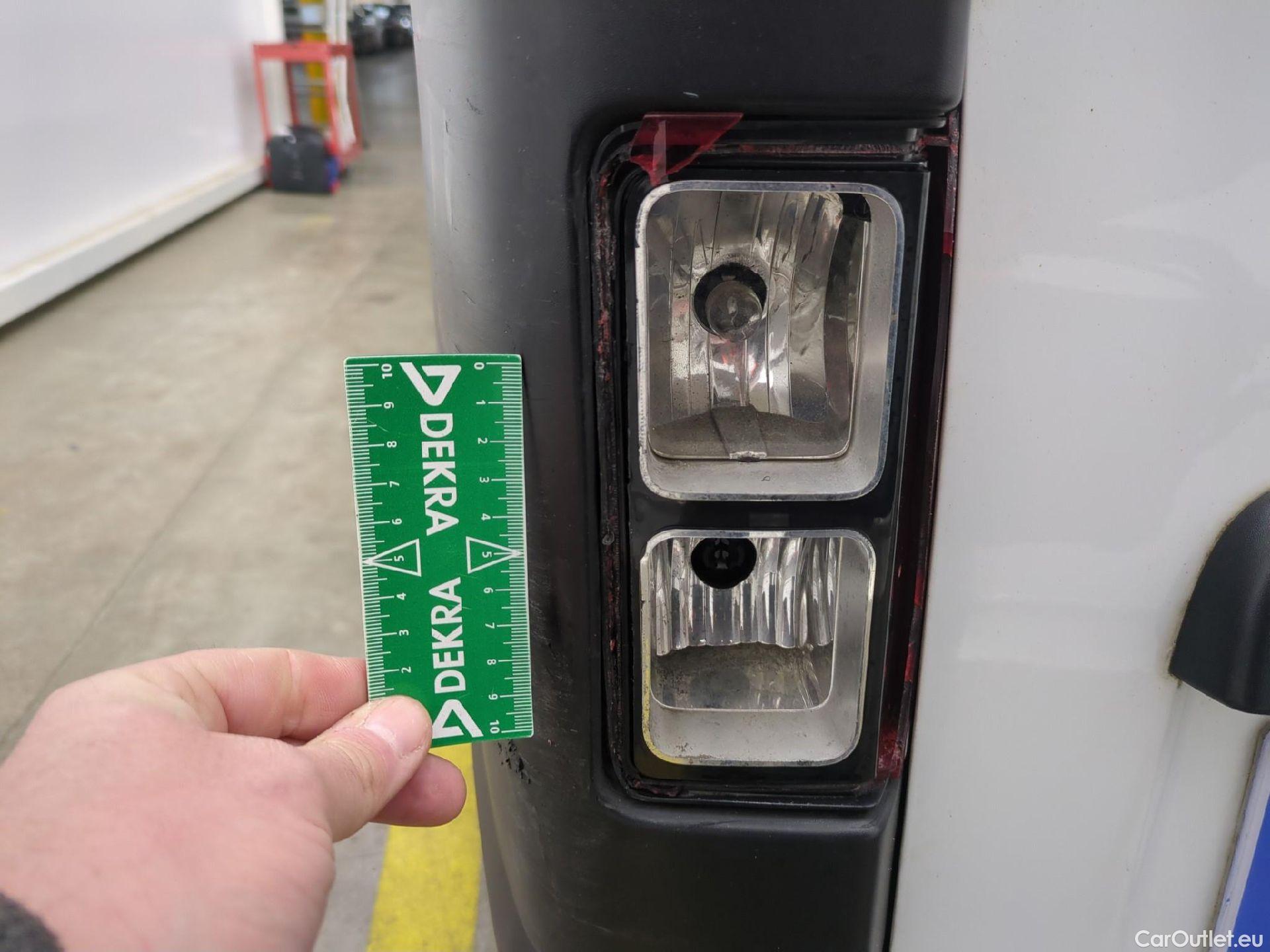  Renault  Trafic  III Fourgon L2H1 1200 Confort 1.6 dCi 120CV BVM6 E6 #91