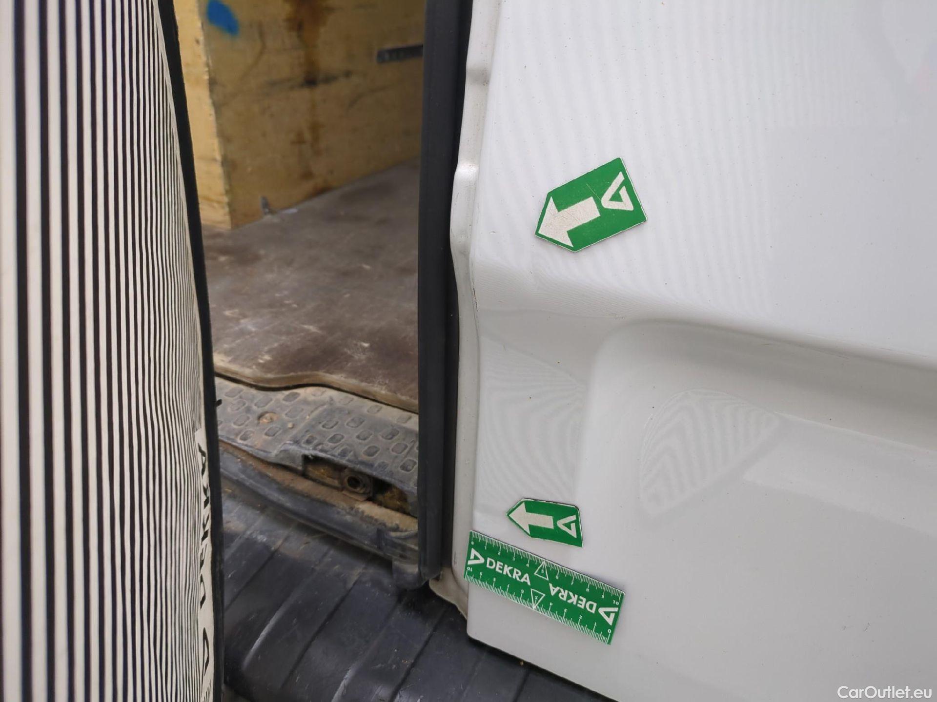  Renault  Trafic  III Fourgon L2H1 1200 Confort 1.6 dCi 120CV BVM6 E6 #73