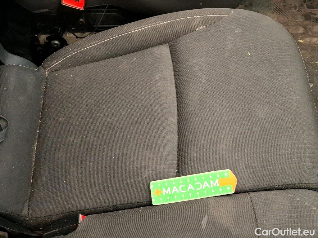  Renault  Trafic RENAULT  / 2019 / 4P / Fourgon tole FG GCF L1H1 1000 dCi 120 #81