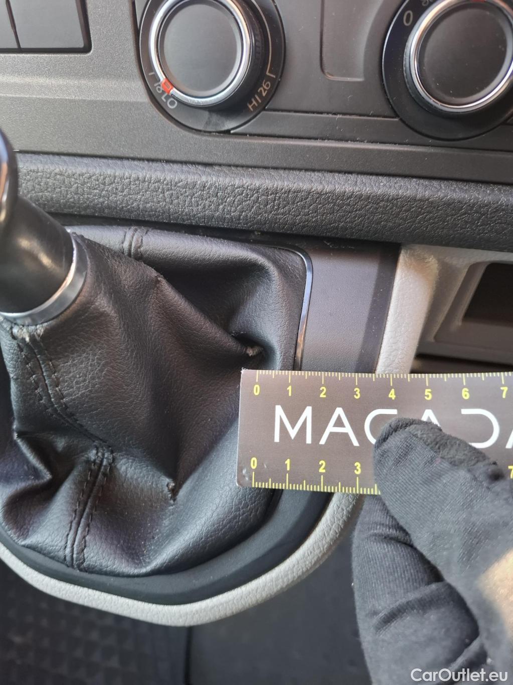  Volkswagen  Transporter T6  Fourgon 2.0 TDI 150CV BVM6 E6 #13