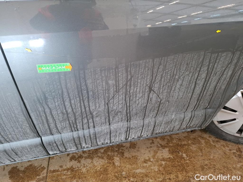  Volkswagen  Transporter VOLKSWAGEN  / 2019 / 4P / Fourgon tôlé 2.0 TDi 150 DSG7 L1H1 Business Line #5