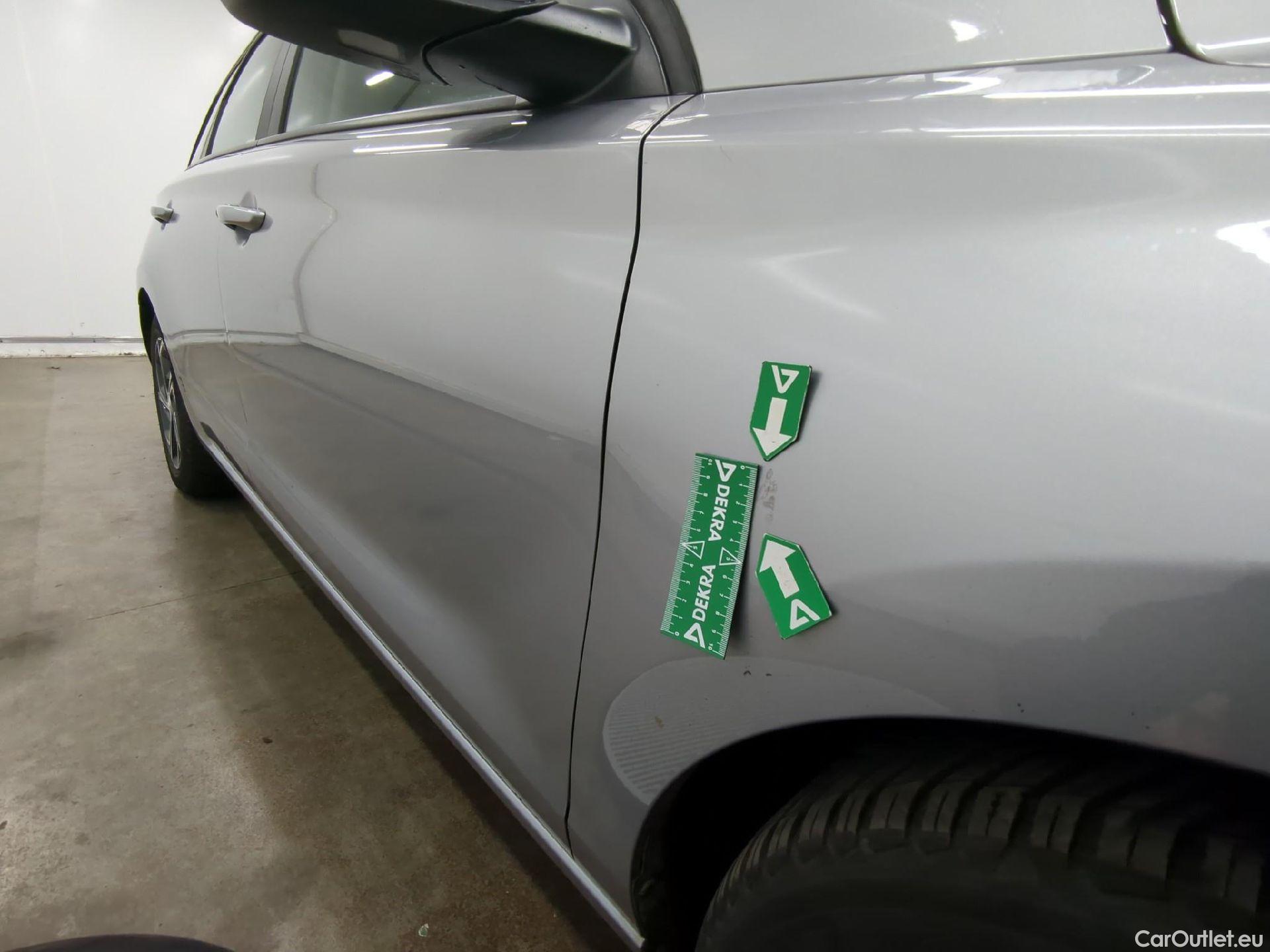  Hyundai  i30  cw Business 1.6 CRDi 115CV BVA7 E6d #27