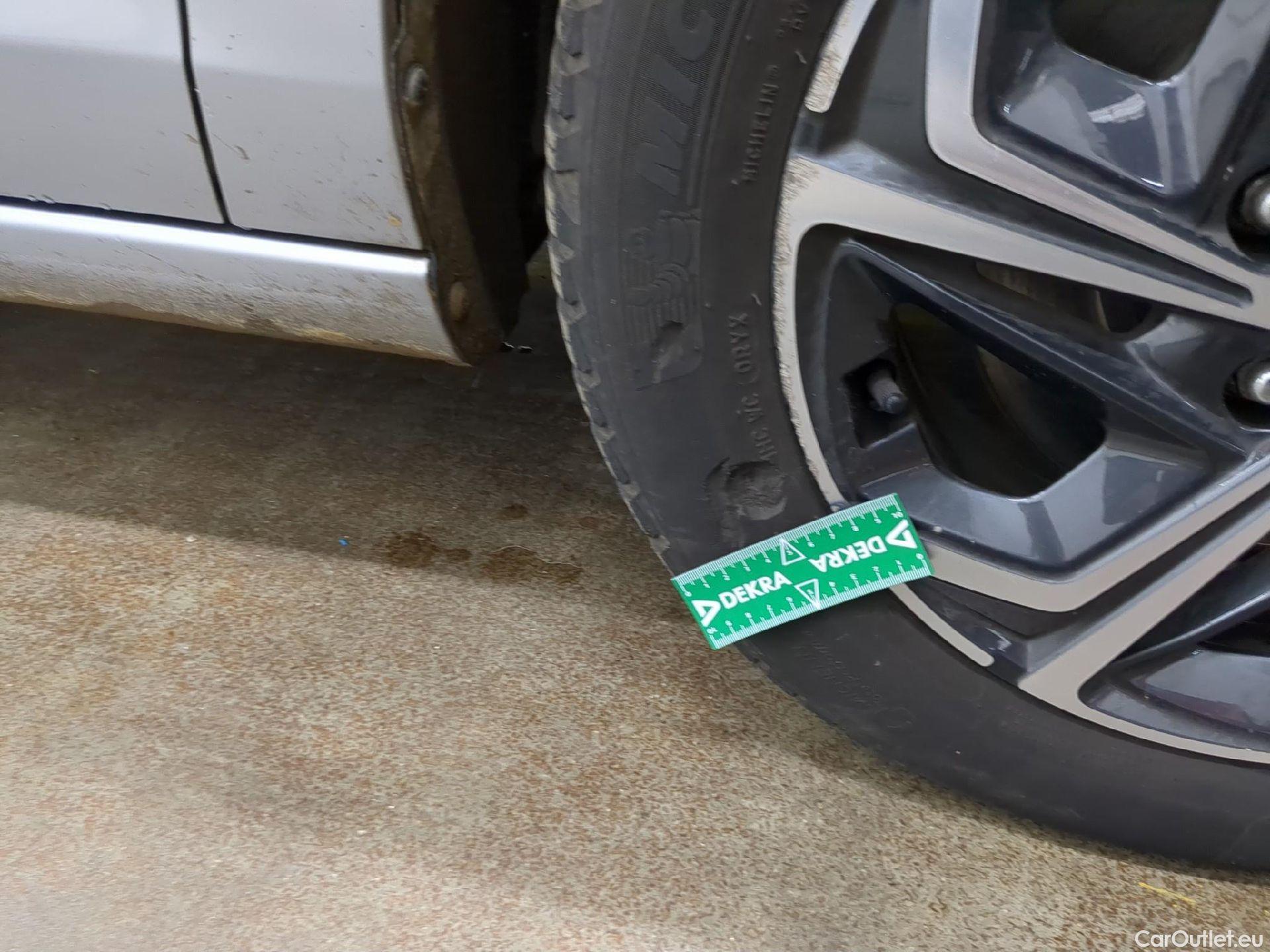  Hyundai  i30  cw Business 1.6 CRDi 115CV BVA7 E6d #14