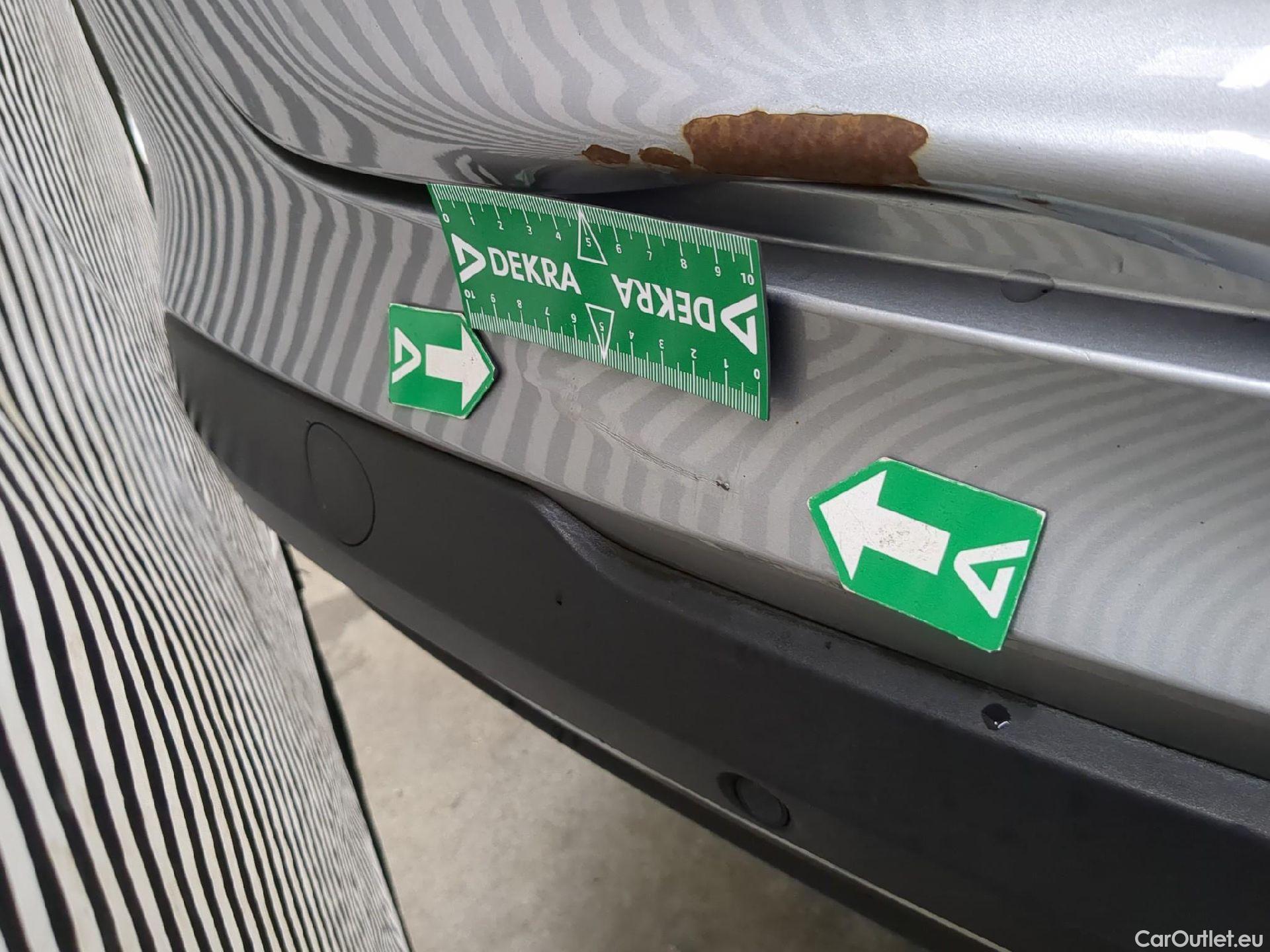  Hyundai  i30  cw Business 1.6 CRDi 115CV BVA7 E6d #42