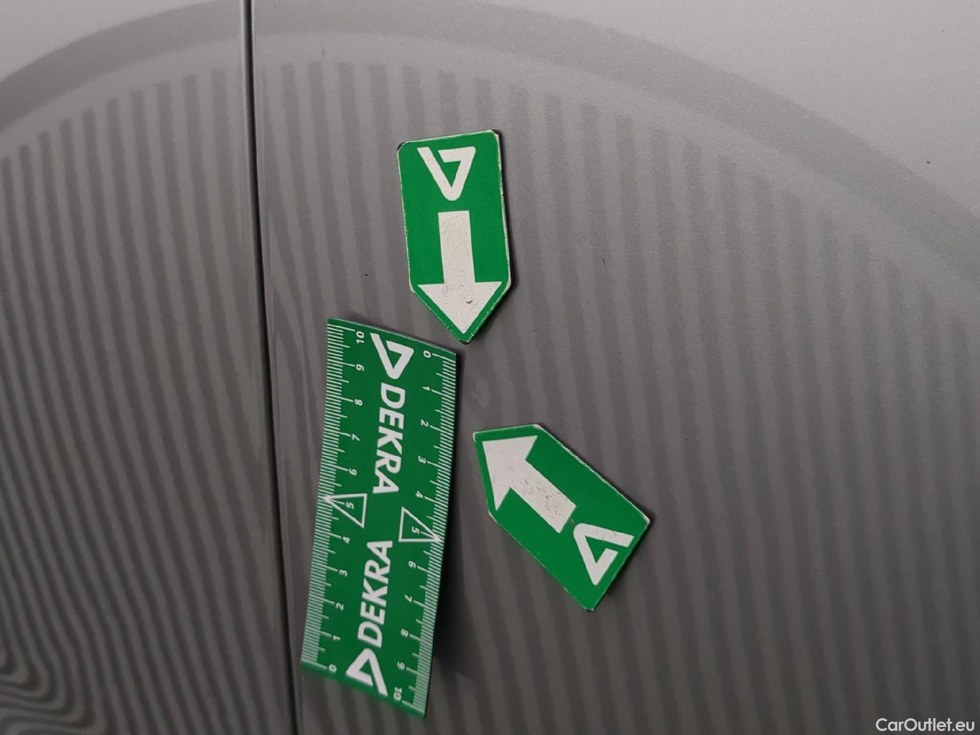  Hyundai  i30  cw Business 1.6 CRDi 115CV BVA7 E6d #25