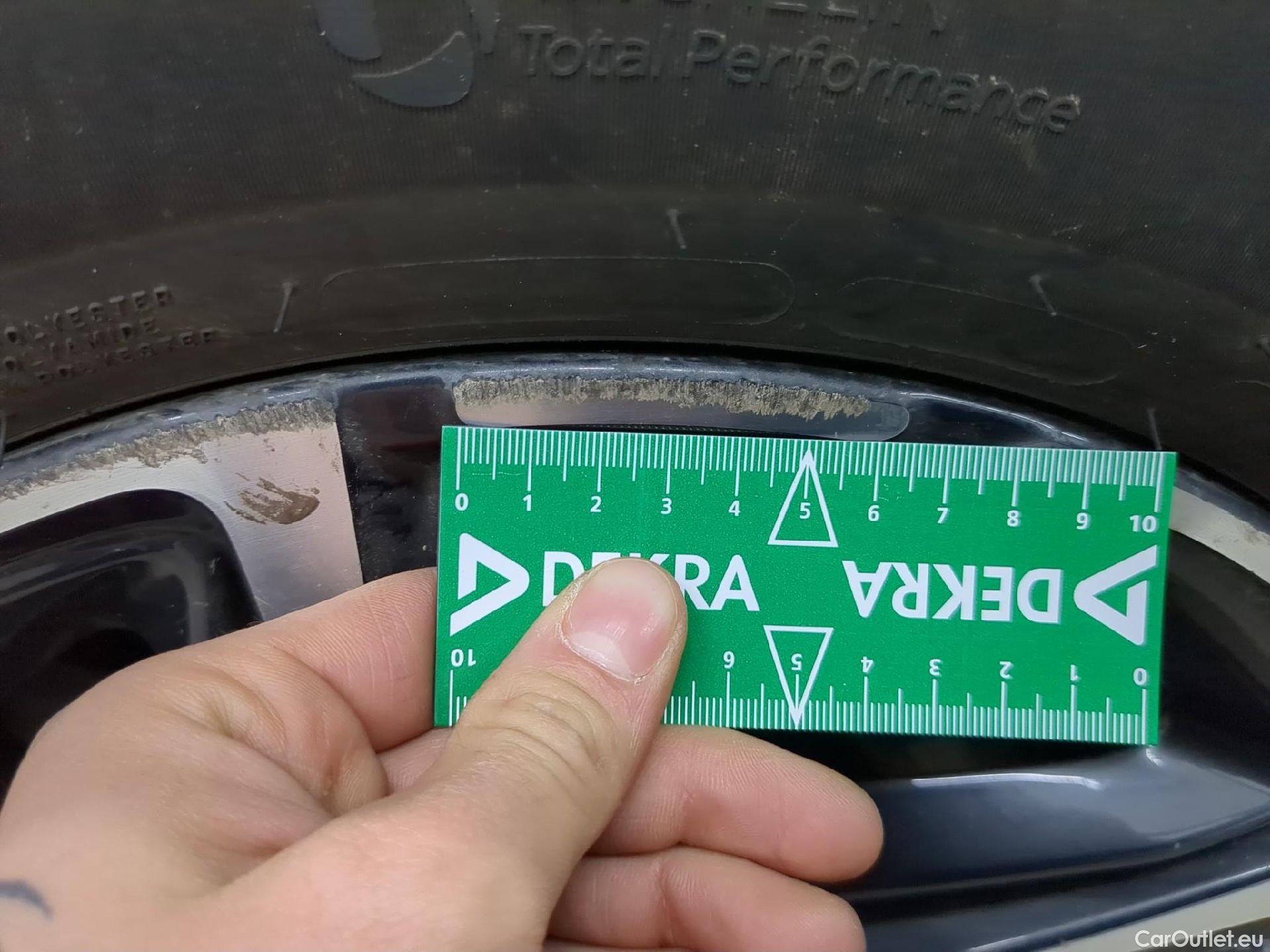  Hyundai  i30  cw Business 1.6 CRDi 115CV BVA7 E6d #6