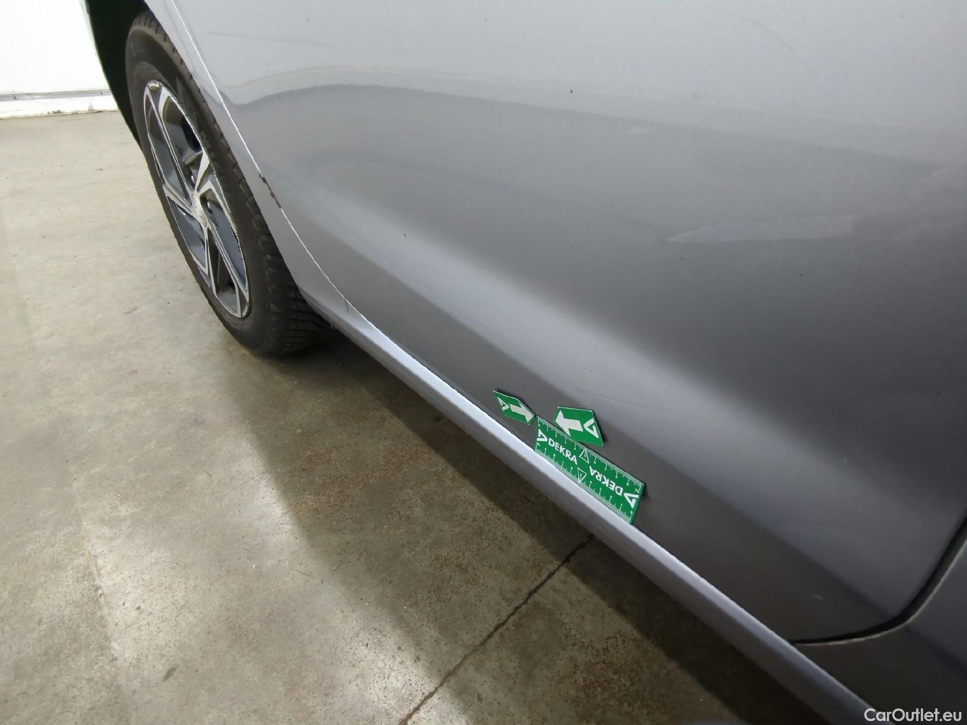  Hyundai  i30  cw Business 1.6 CRDi 115CV BVA7 E6d #24