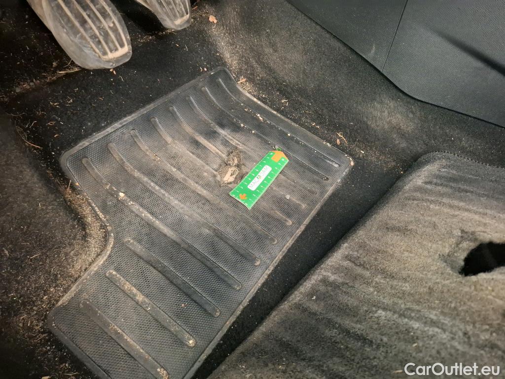  Peugeot  2008  Allure 1.5 HDi 110CV BVM6 E6d #13