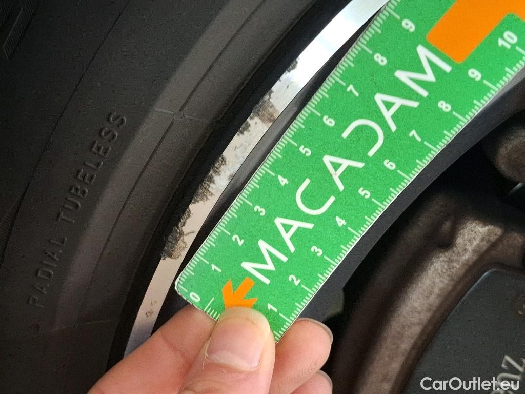  Mercedes  GLB MERCEDES-BENZ  / 2019 / 5P / SUV  200 d AMG Line #10