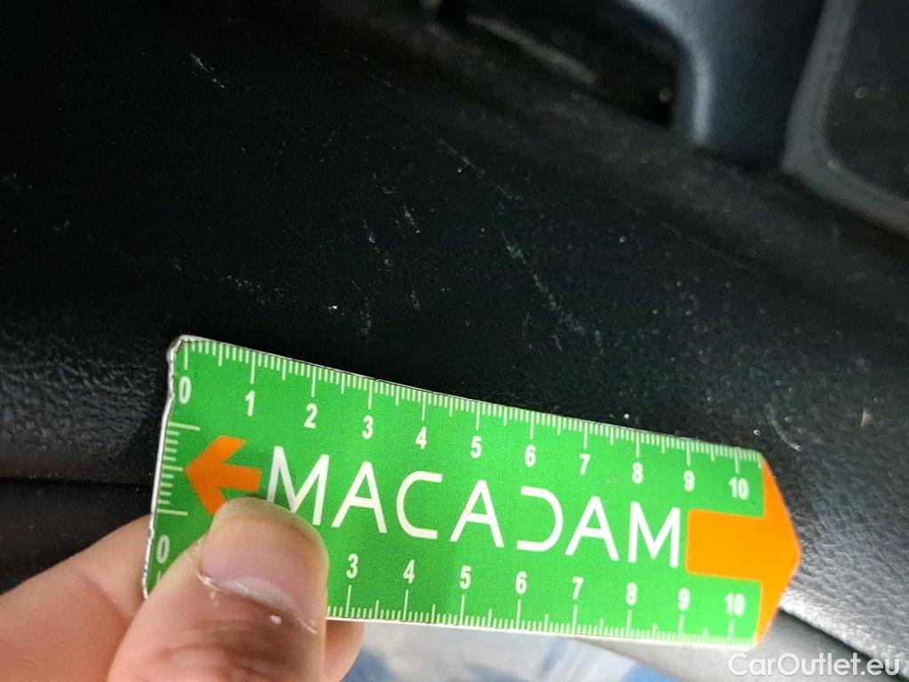  Mercedes  GLB MERCEDES-BENZ  / 2019 / 5P / SUV  200 d AMG Line #14