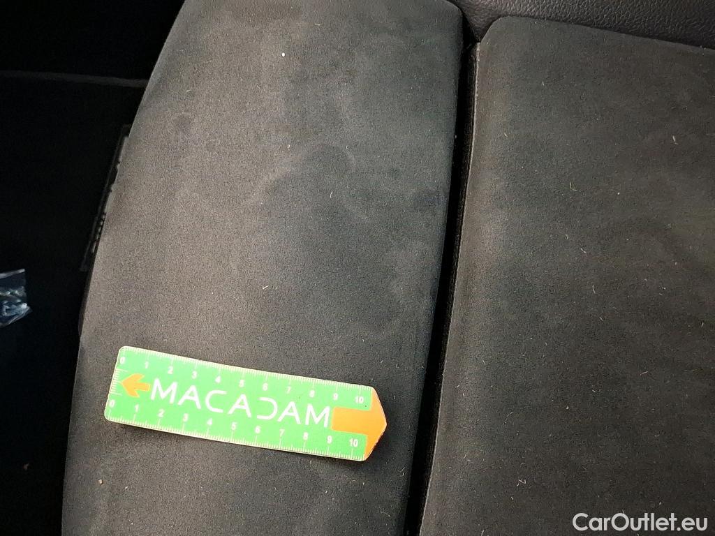  Mercedes  GLB MERCEDES-BENZ  / 2019 / 5P / SUV  200 d AMG Line #32