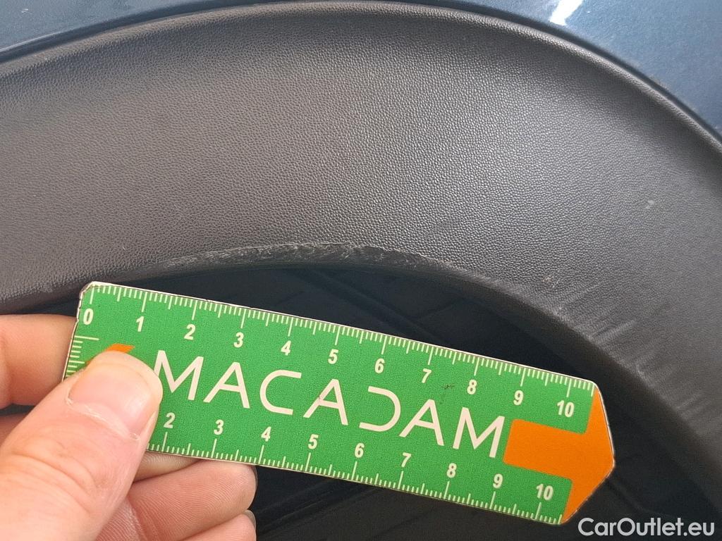  Mercedes  GLB MERCEDES-BENZ  / 2019 / 5P / SUV  200 d AMG Line #34