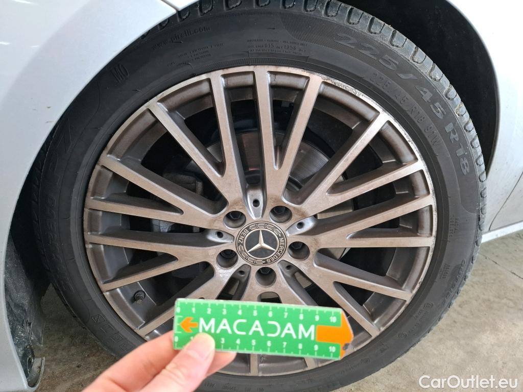  Mercedes  CLA-Klasse MERCEDES-BENZ CLA Shooting Brake / 2019 / 5P / Break CLA 200 d Business Line BA8 #1