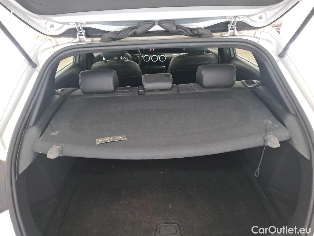  Mercedes  A-Klasse MERCEDES-BENZ Classe A Compact / 2018 / 5P / Berline A 180 d Business Line #19