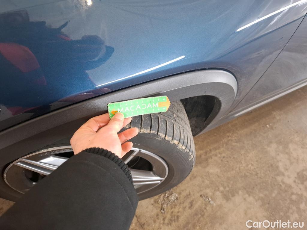  Mercedes  GLB MERCEDES-BENZ  / 2019 / 5P / SUV  200 d AMG Line #46