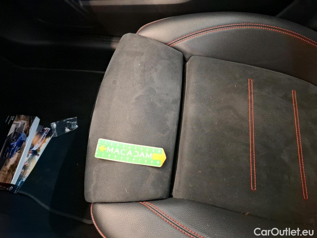  Mercedes  GLB MERCEDES-BENZ  / 2019 / 5P / SUV  200 d AMG Line #31