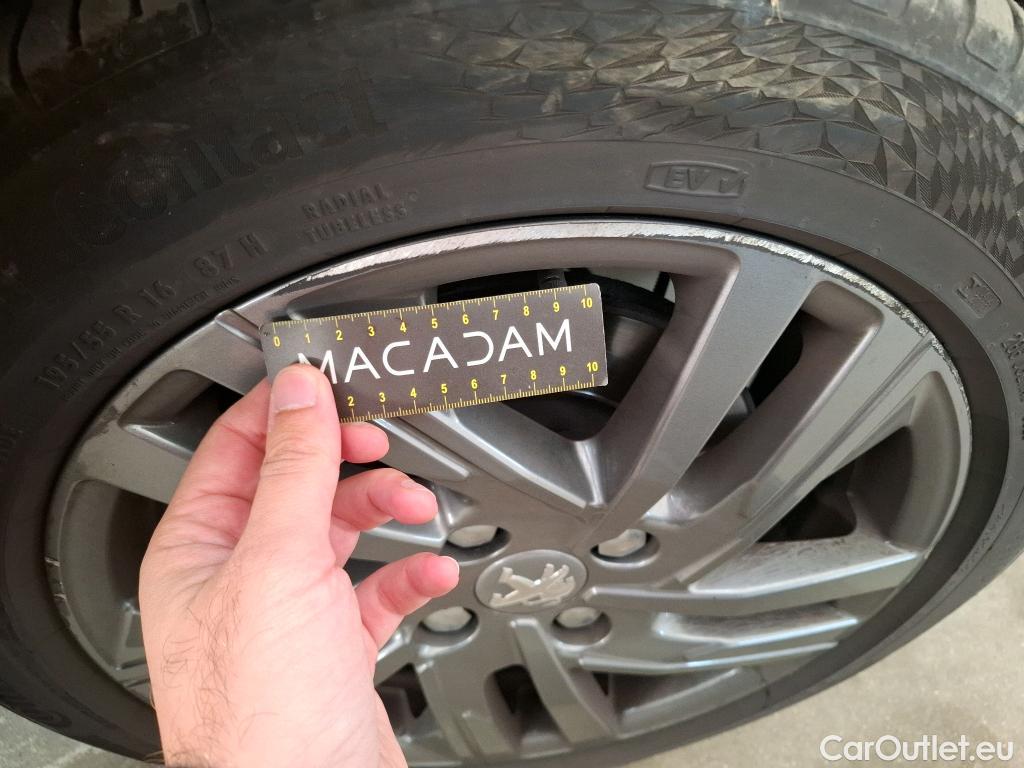  Peugeot  208  Active Business 1.5 HDi 100CV BVM6 E6d #31