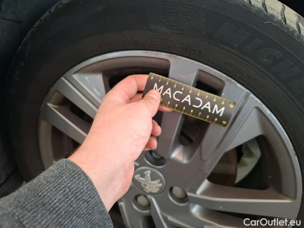  Peugeot  208  Active Business 1.5 HDi 100CV BVM6 E6d #24