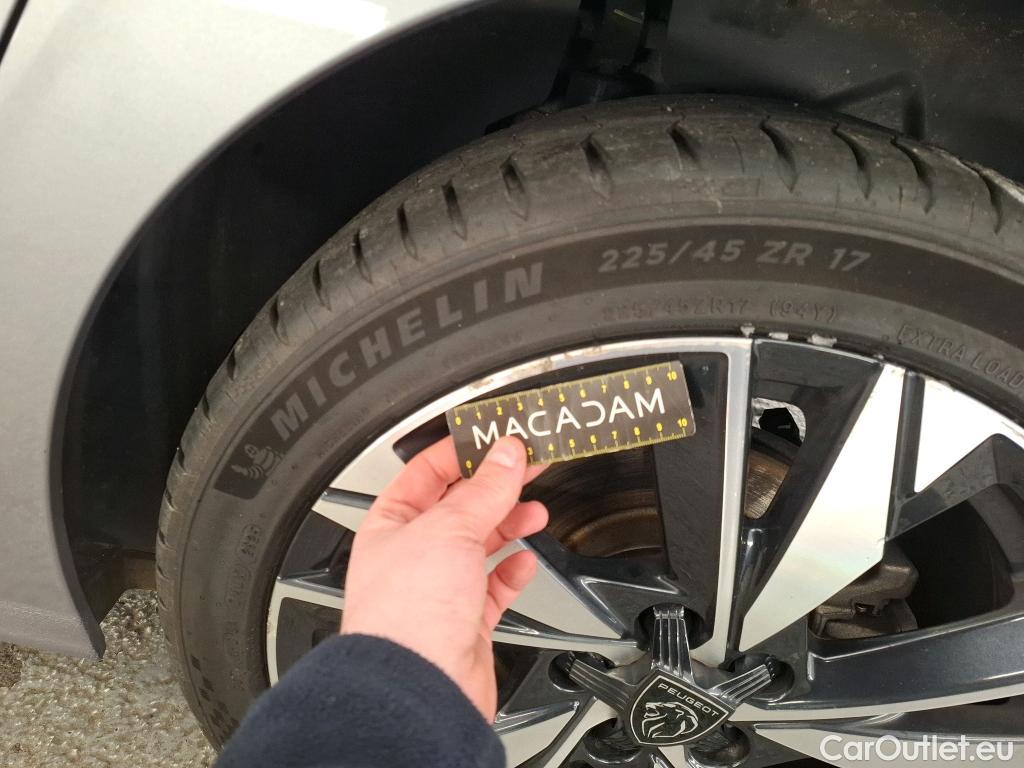  Peugeot  308  Allure 1.5 HDi 130CV BVA8 E6d #12