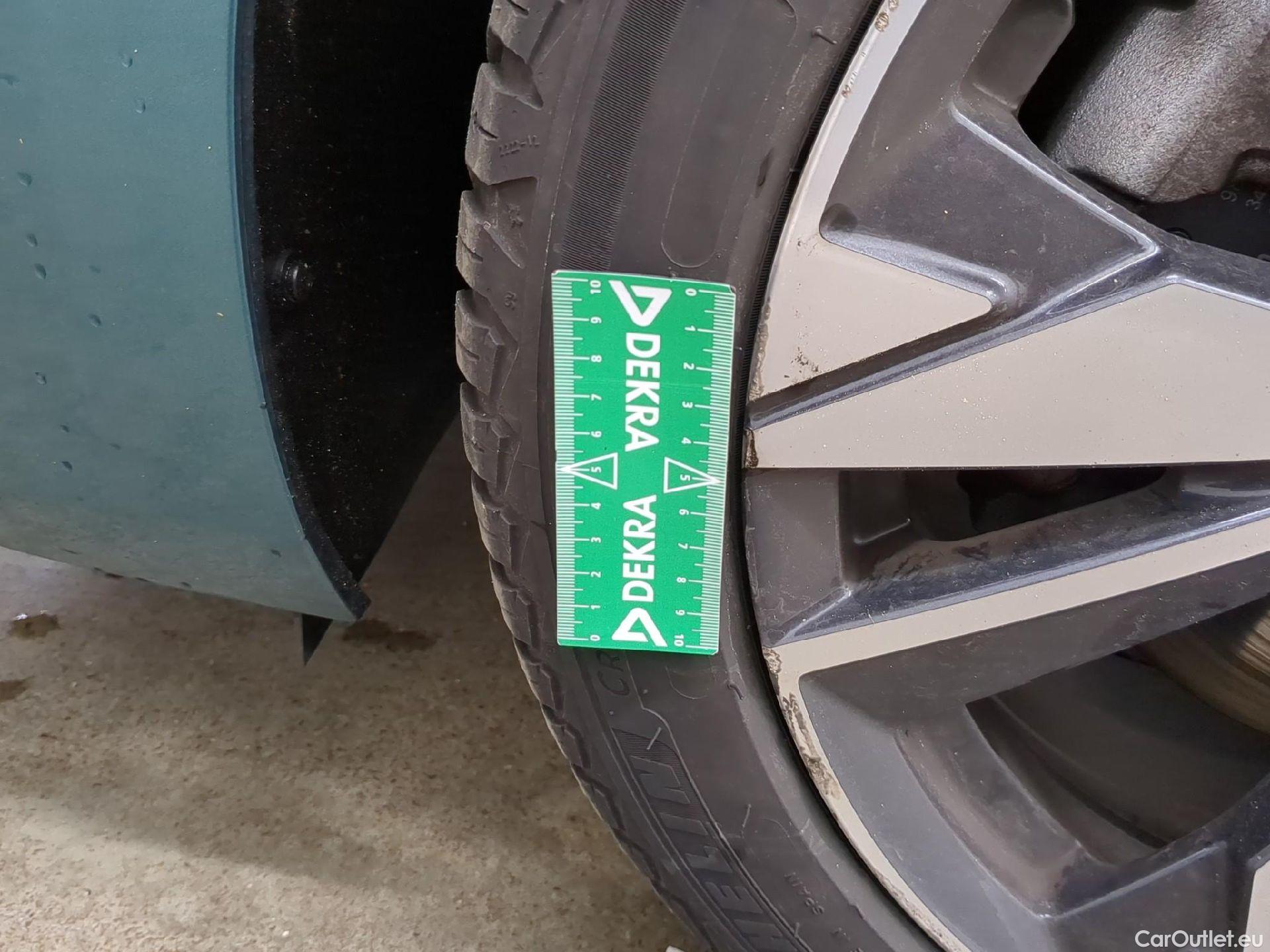  Peugeot  308 PEUGEOT  SW / 2021 / 5P / Break BlueHDi 130 EAT8 ALLURE #8