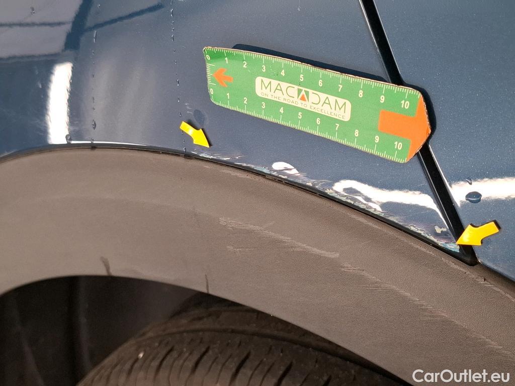  Peugeot  5008  Active Pack 1.2 PureTech 130CV BVM6 7 Sieges E6d #9