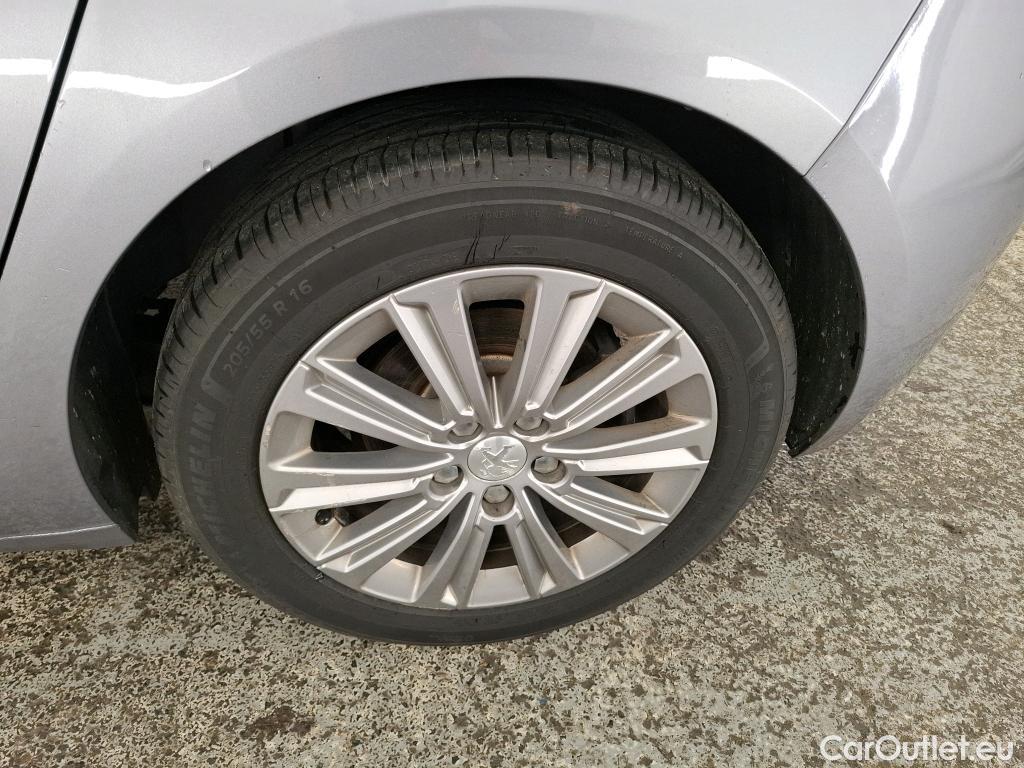  Peugeot  308 PEUGEOT  / 2017 / 5P / Berline Puretech 130 S&S EAT8 Allure #13