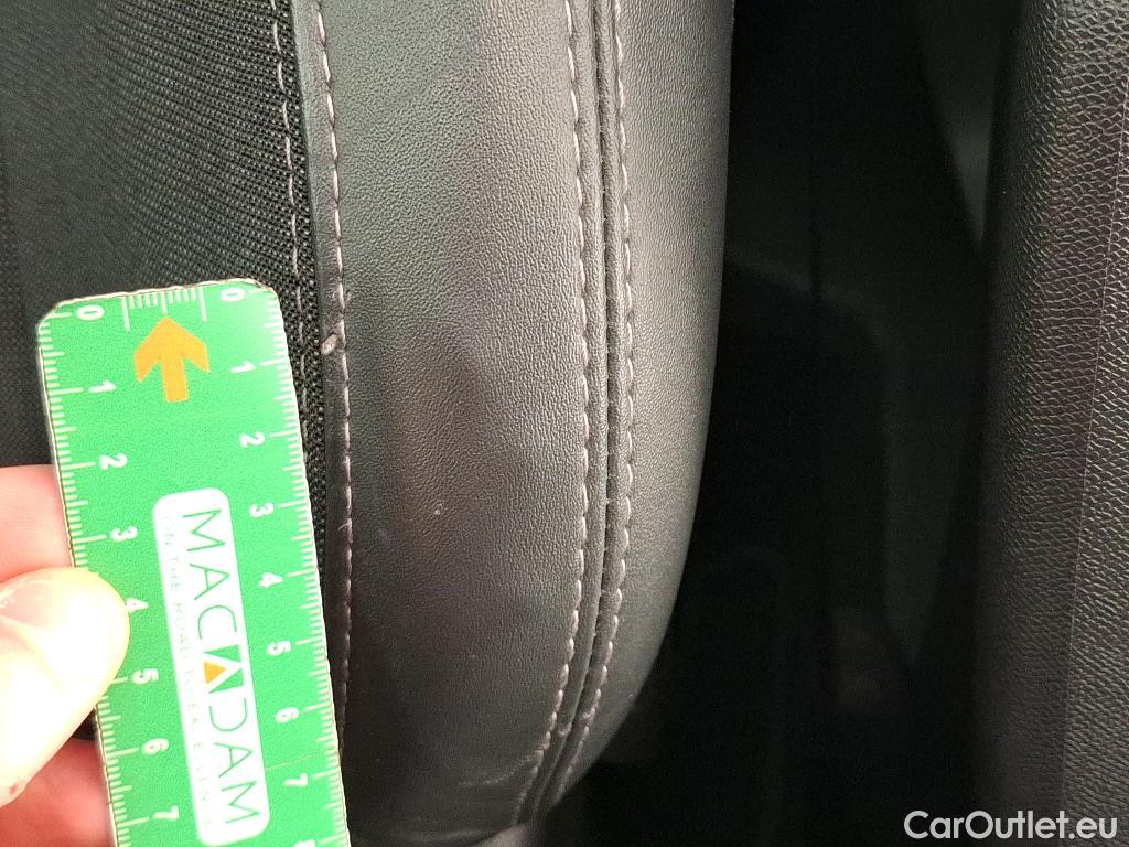  Peugeot  308 PEUGEOT  / 2017 / 5P / Berline Puretech 130 S&S EAT8 Allure #7