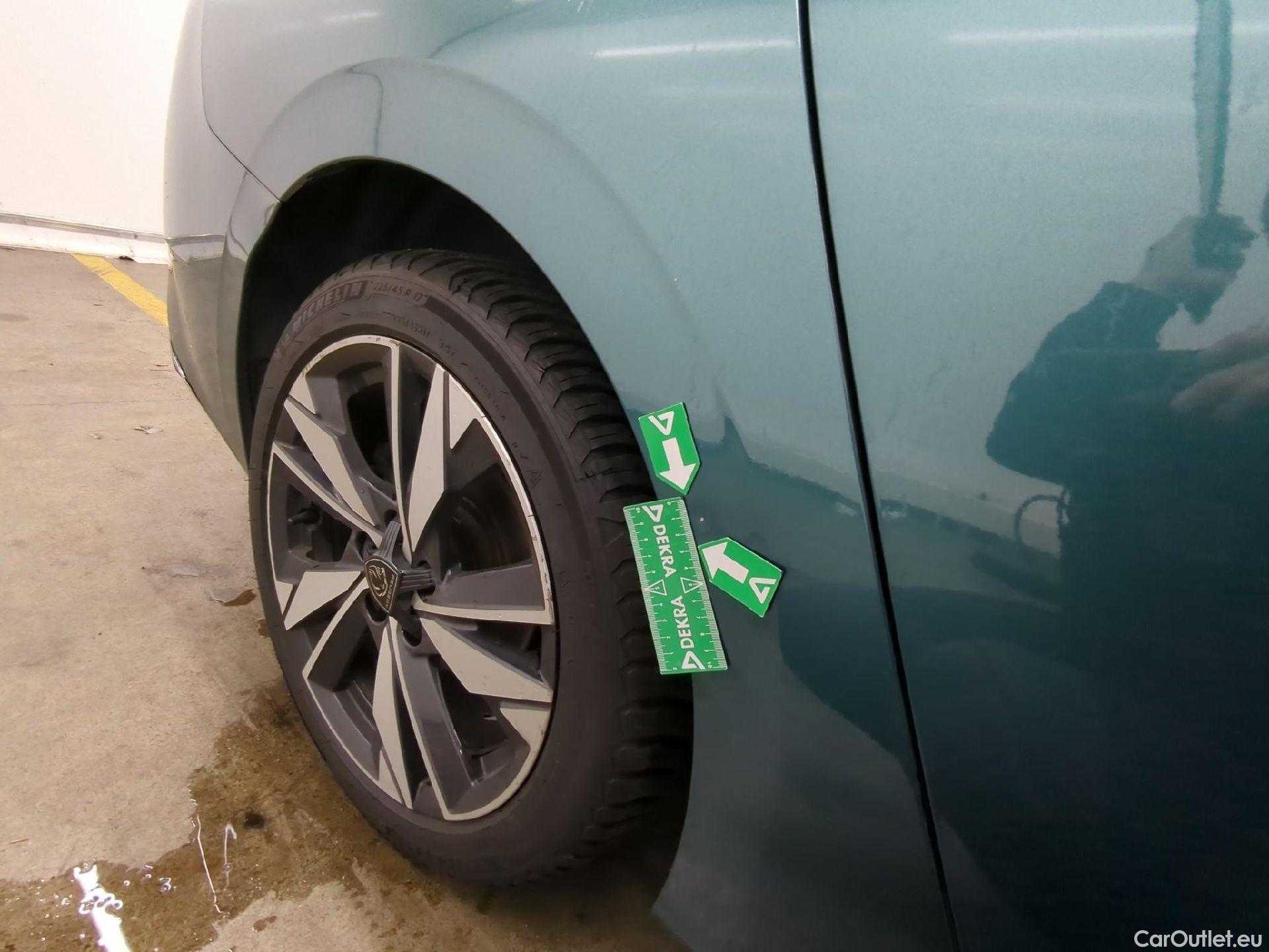  Peugeot  308 PEUGEOT  SW / 2021 / 5P / Break BlueHDi 130 EAT8 ALLURE #16