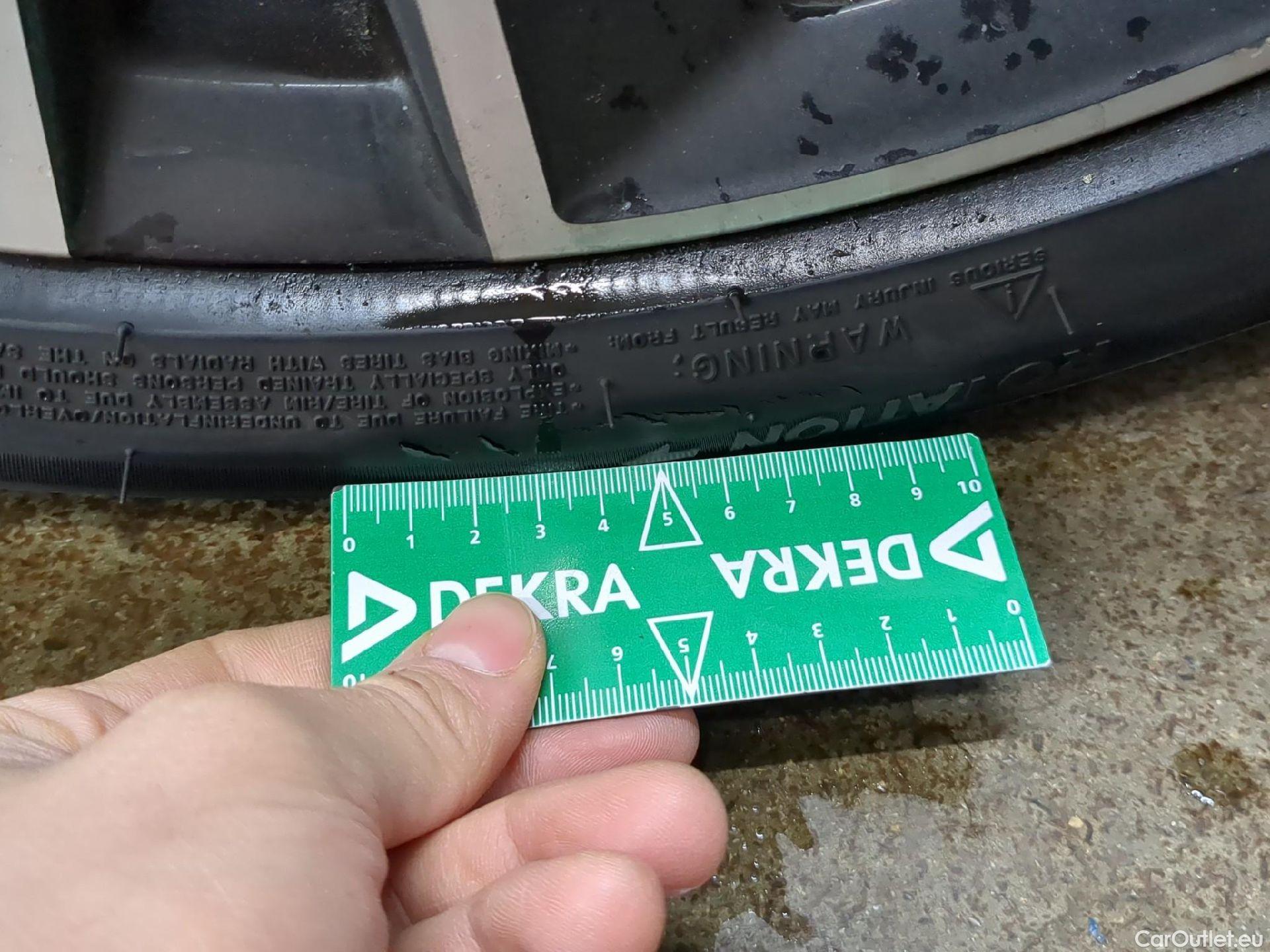  Peugeot  308 PEUGEOT  SW / 2021 / 5P / Break BlueHDi 130 EAT8 ALLURE #1